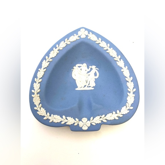 Wedgwood Jasperware (Pale Blue) Sweet Dish Set (Set of Four) - Picture 8 of 13